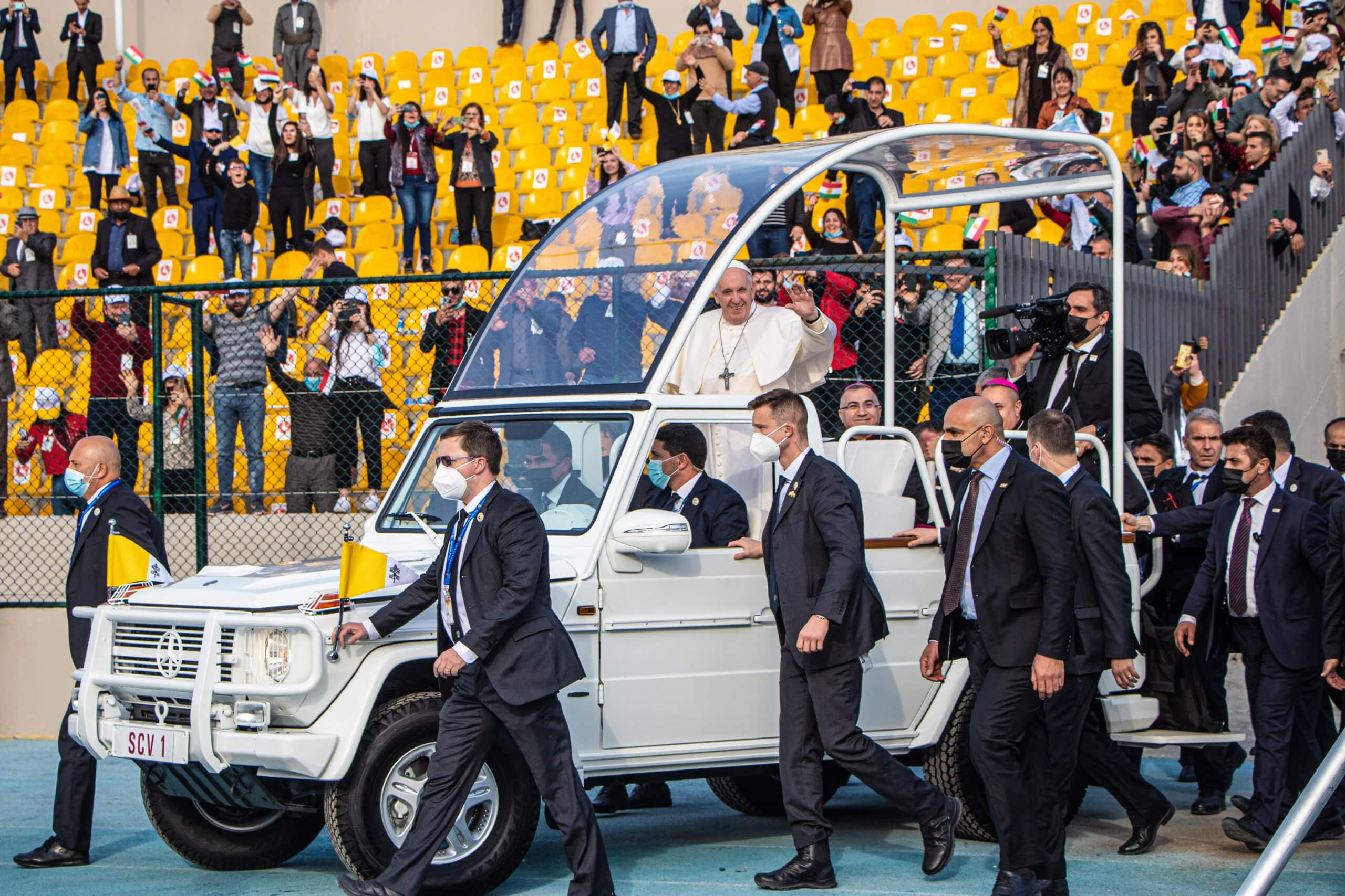 Le Pape François célèbre la messe au stade Hariri d'Erbil